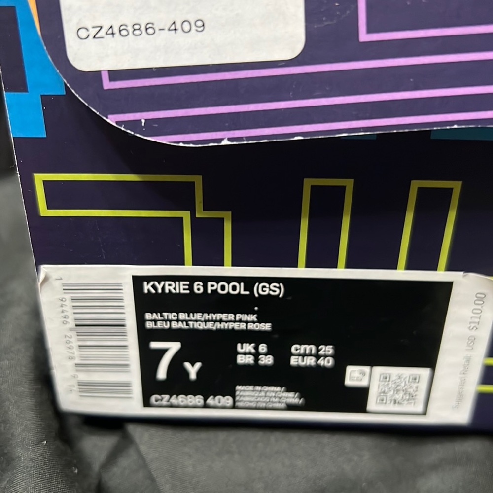 Kyrie 6 pool, have not been worn a lot at all pretty clean